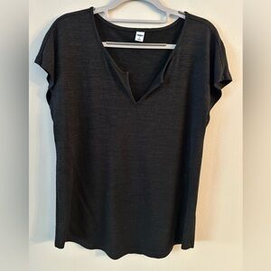 Old Navy | Women’s Classic Black V-neck Top